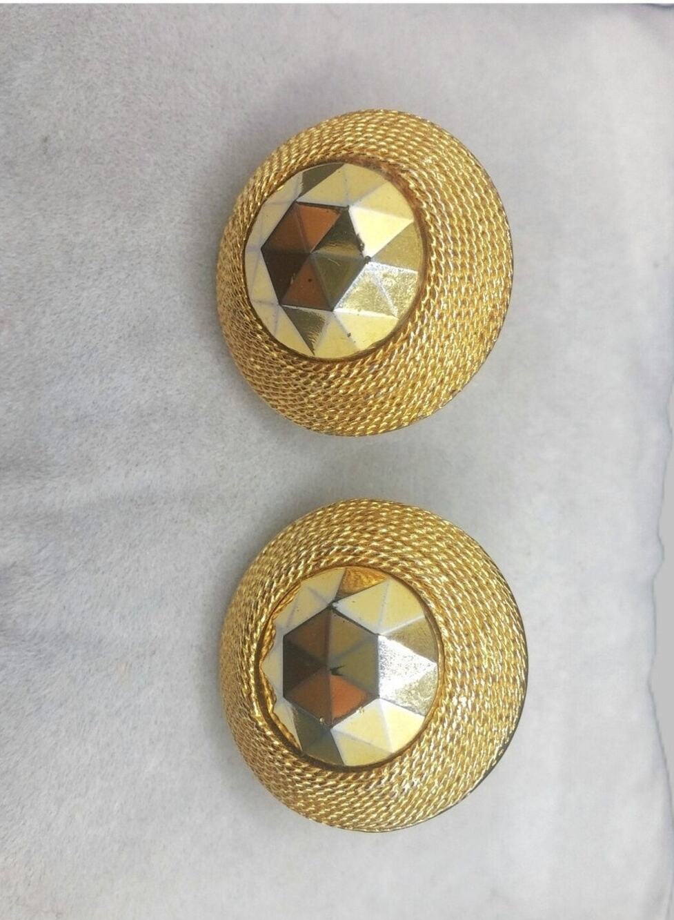Vintage Crown Trifari Round Earrings Gold Tone Faceted Clip On Textured Classic